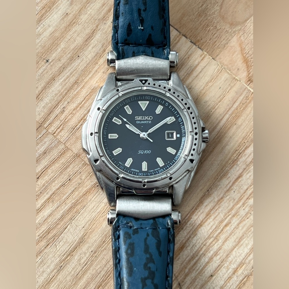 Seiko Rare Vintage Ladies Watch Blue Dial Stainless Case 10 BAR, Blue Leather - Picture 5 of 16